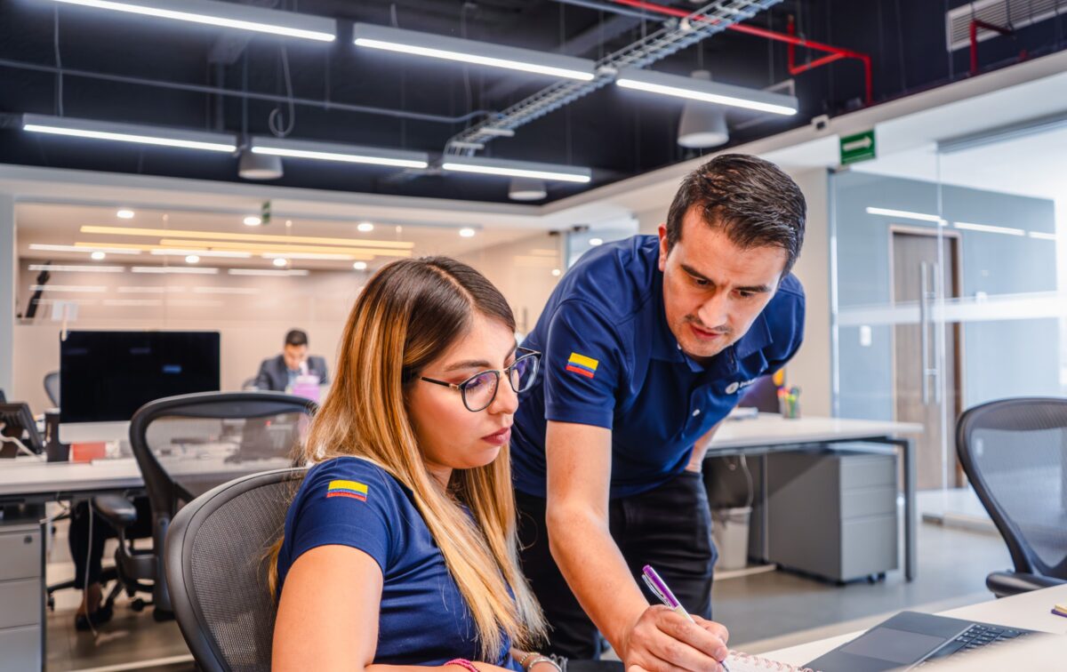 Adquiera un sistema de alimentación ininterrumpida o UPS en su empresa